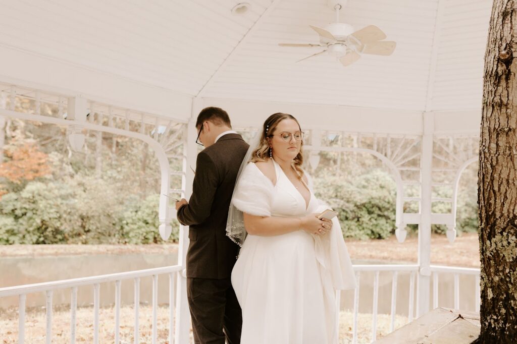 Traditional Wedding Anniversary Gifts Year 1 to 25, Greenville South Carolina