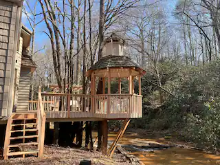 Is breakfast gazebo hovers over the river