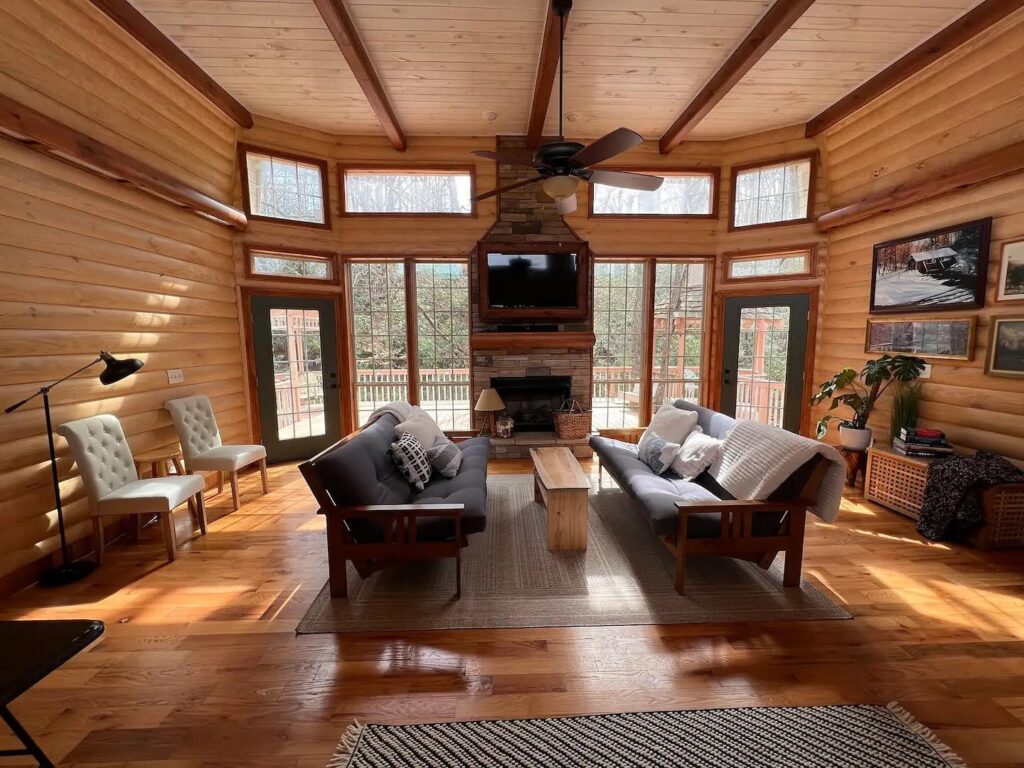 Where to stay in Greenville SC for a girls night out weekend. 