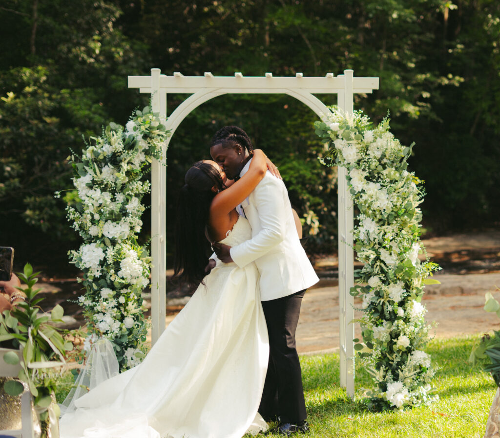 How to Prevent Guests From Leaving Early at Your Ballenger Bridge Wedding